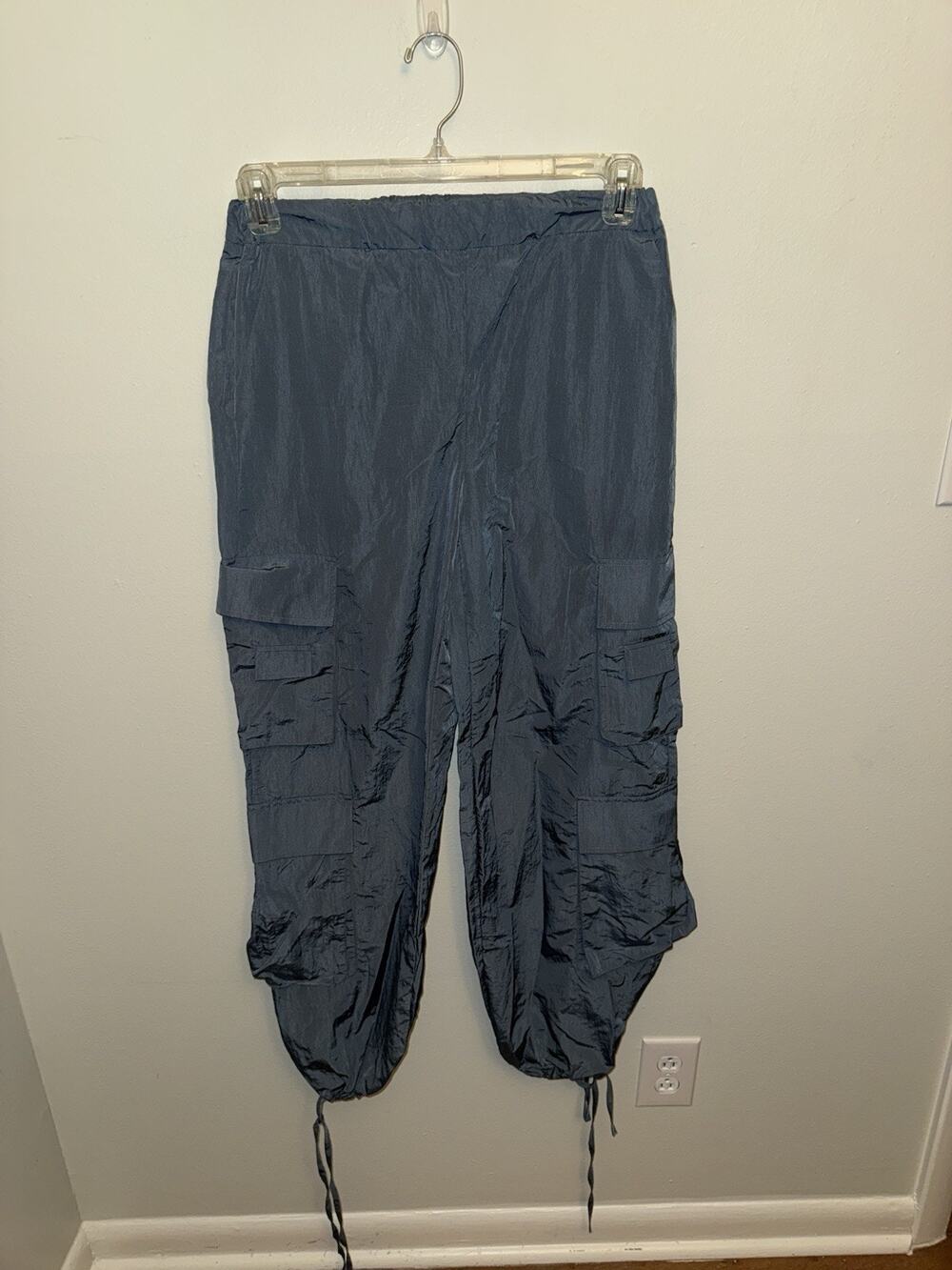 Gold Hinge Women’s Blue Cargo Y2K Pants, Size Small, 100% Nylon Trendy Bottoms
